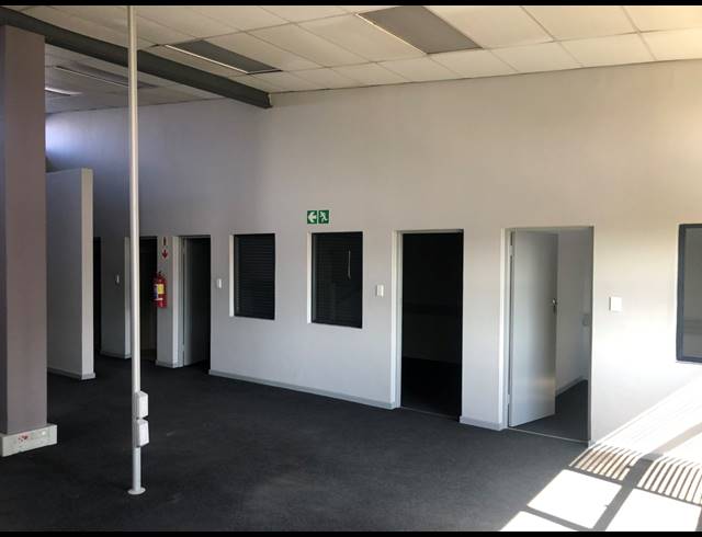 1,890M² WAREHOUSE TO LET IN AIRPORT INDUSTRIA